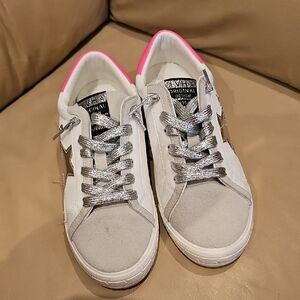 Vintage Havana White and Pink Star Sneakers Worn 1 Time...like New!